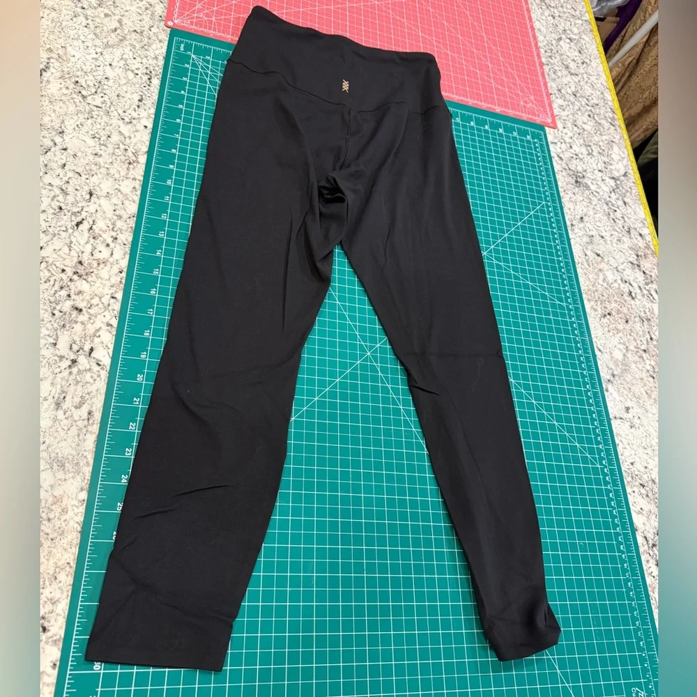 Rhone Black Performance Leggings Size M High Rise Athletic Yoga - Picture 3 of 7